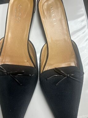 Gucci Black Pointed Toe Bow Slip-On Mules